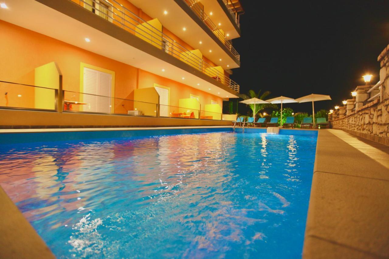 Karos Hotel Llaman Himare Bagian luar foto