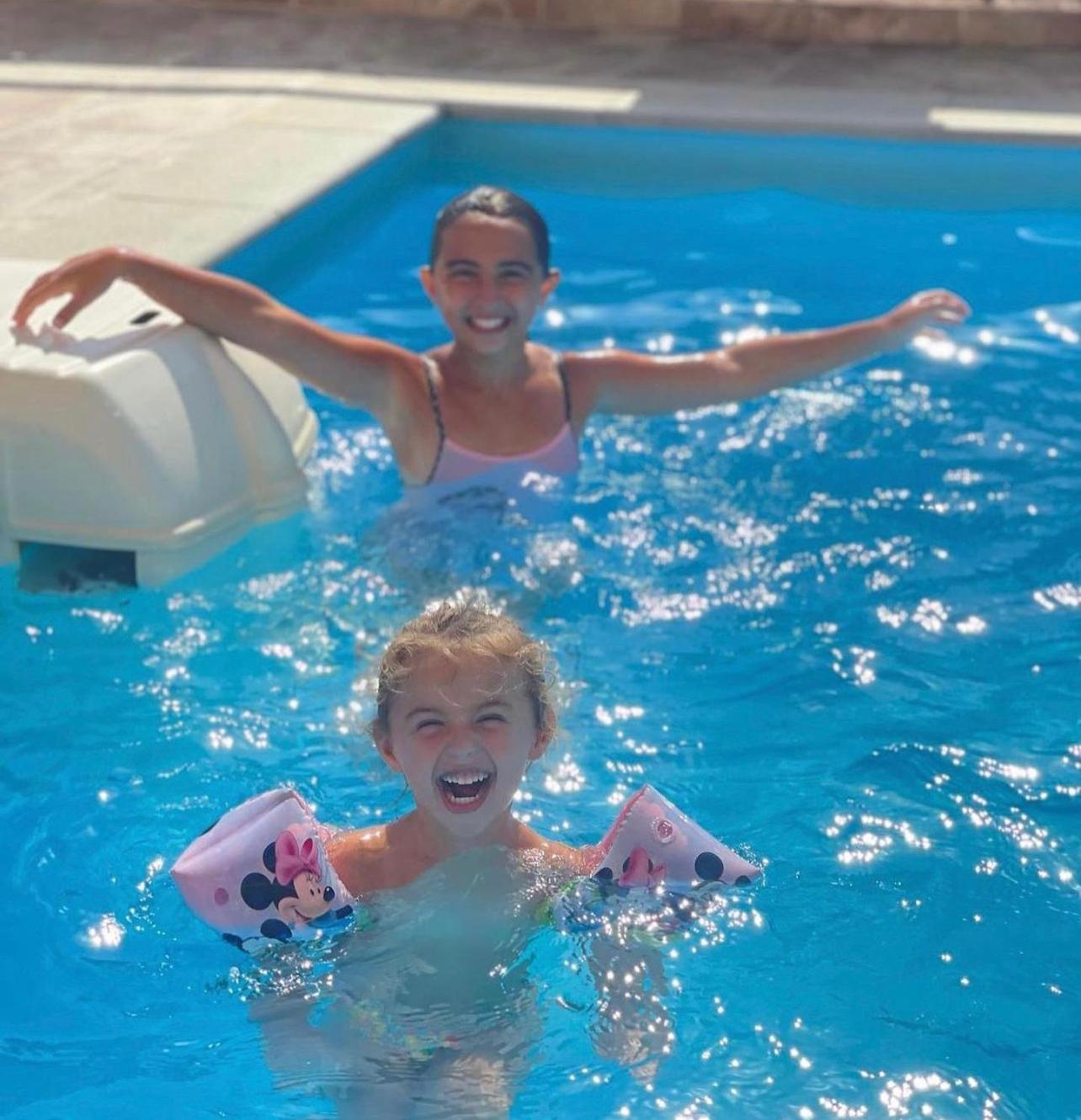 Karos Hotel Llaman Himare Bagian luar foto