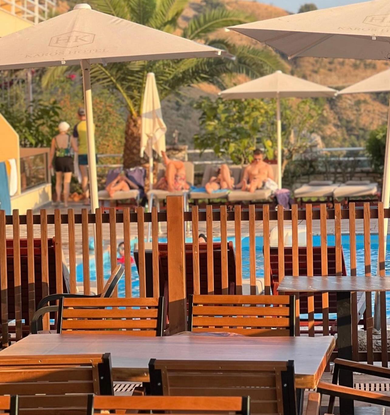 Karos Hotel Llaman Himare Bagian luar foto